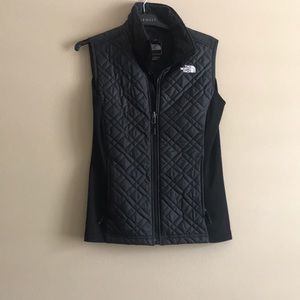 North face vest size XS